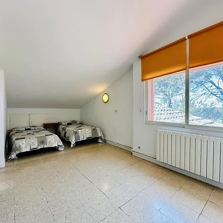 Pins Costabravasi Llagostera