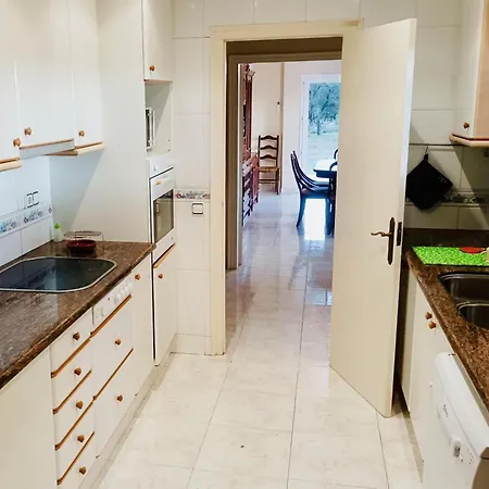 Pins Costabravasi ياغوستيرا